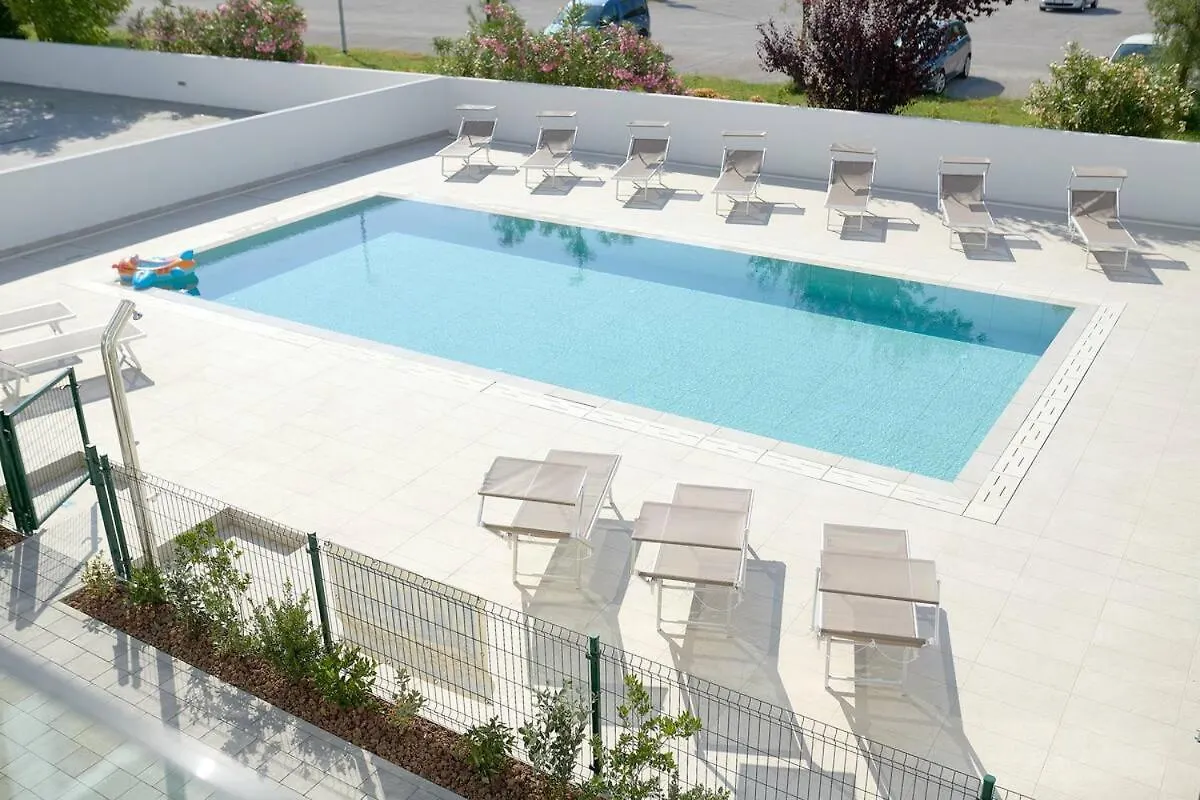 West Village Appartamento 4 - Nuovo Con Piscina 0*, 리도 디 예솔로